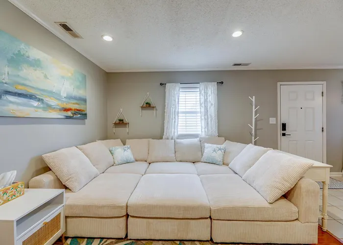 Bright & Airy Condo: Walk To Beach/boardwalk! * Ocean City
