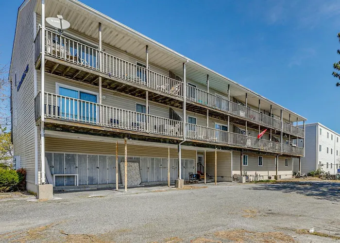 Holiday home Bright & Airy Condo: Walk To Beach/boardwalk! Ocean City